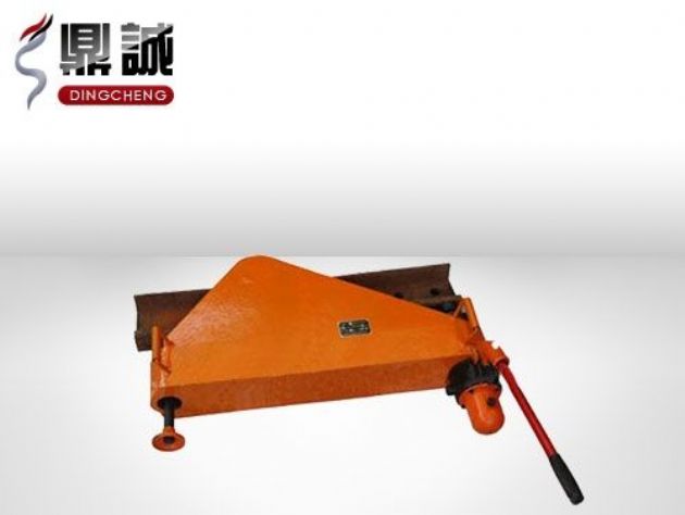 點(diǎn)擊查看詳細(xì)信息<br>標(biāo)題：垂直液壓彎軌機(jī) 閱讀次數(shù)：4512